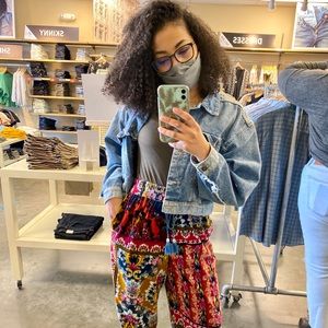 Meet your Posher, Crystal